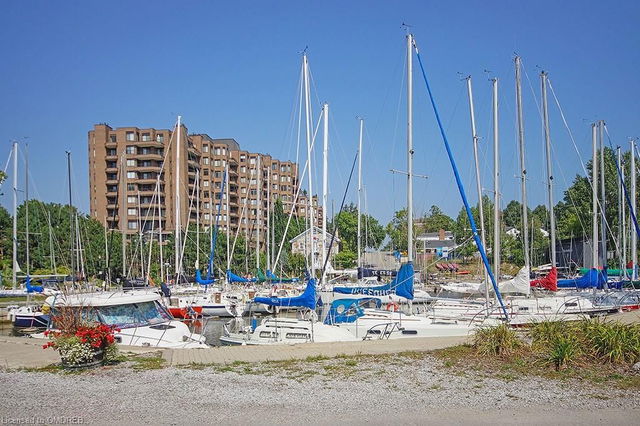 901 - 100 Lakeshore Road