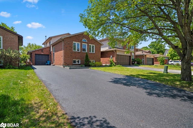 23 Kinzie Lane