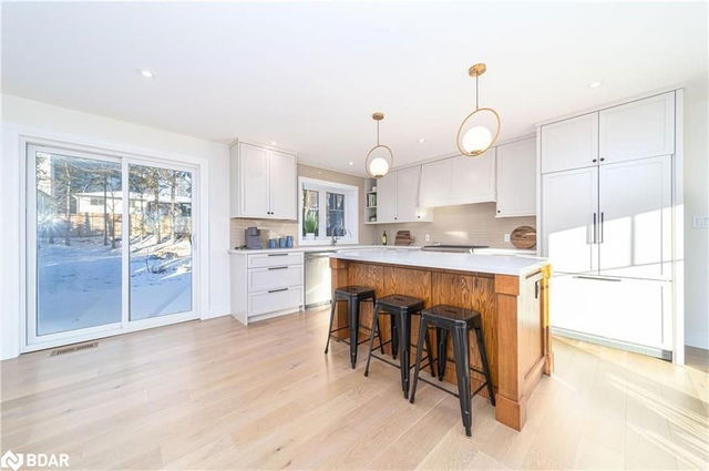 98 Shanty Bay Road
