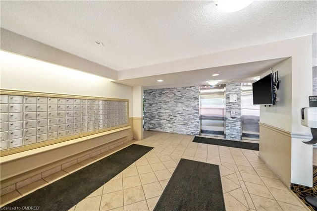 404 - 3501 Glen Erin Drive