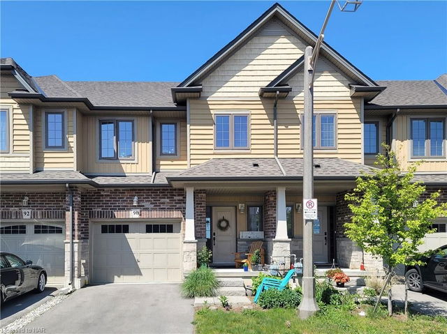 90 Dunrobin Lane