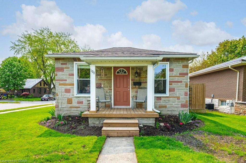 Single Family Residence sold at 198 Garafraxa Street, Fergus, ON, N1M 1C9 - Fergus - MLS: 40424473
