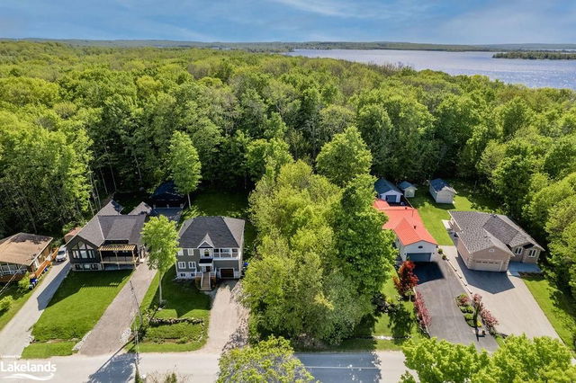 211 Robins Point Road