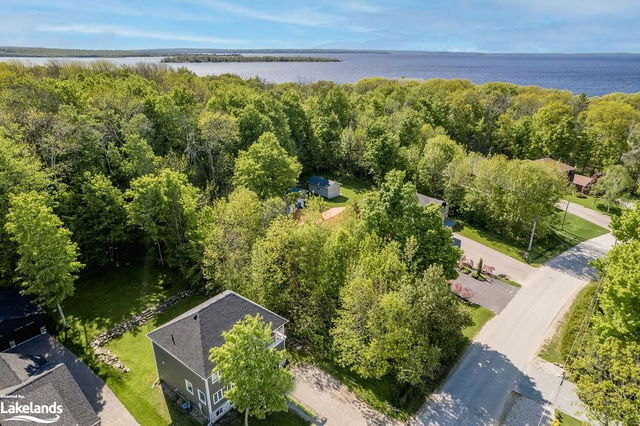 211 Robins Point Road