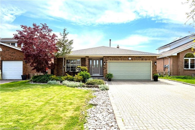 243 Alderlea Avenue