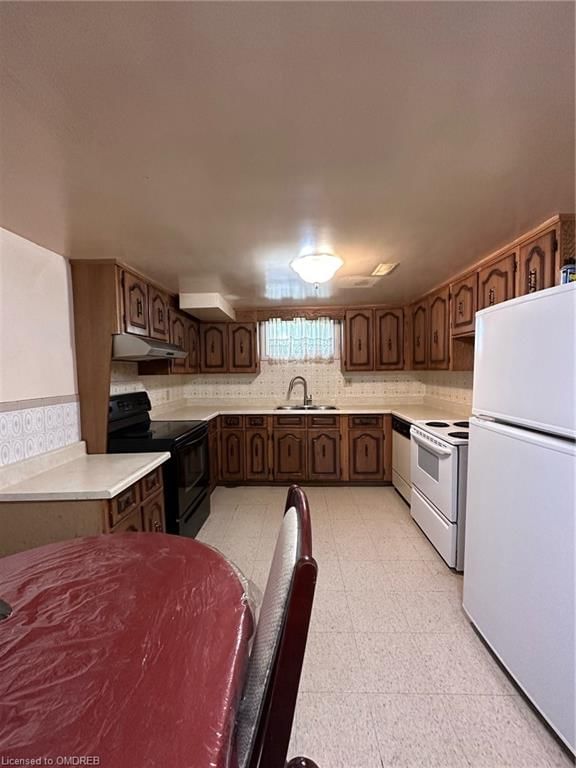 Lower Level - 89 Roehampton Avenue