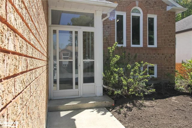 39 Timberland Crescent