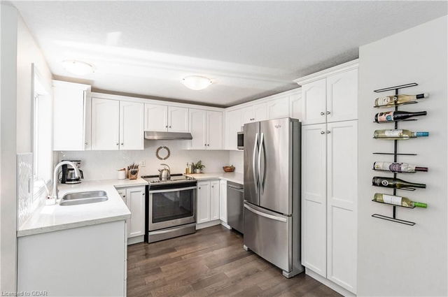 89 Boulder Crescent