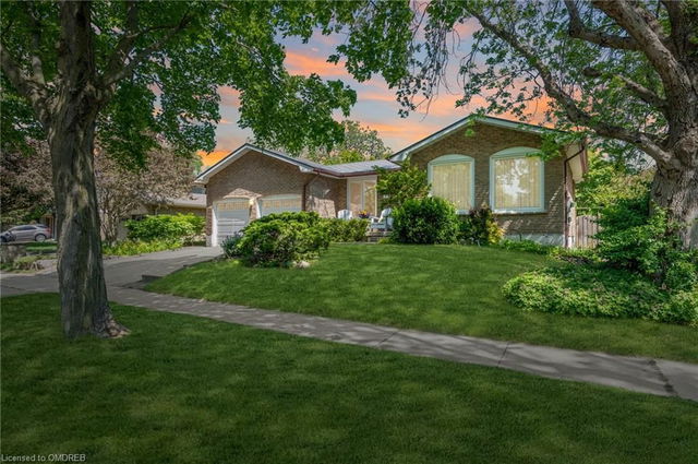 2495 Woburn Crescent