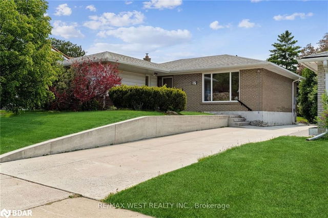 27 Roskell Crescent