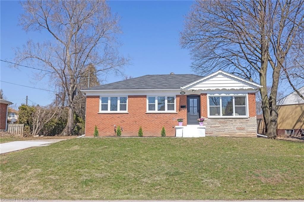 Single Family Residence sold at 1029 Shepherd's Drive, Burlington, Aldershot South, L7T 3R4 - MLS: 40426270