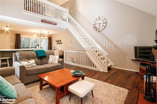 214 Escarpment Crescent