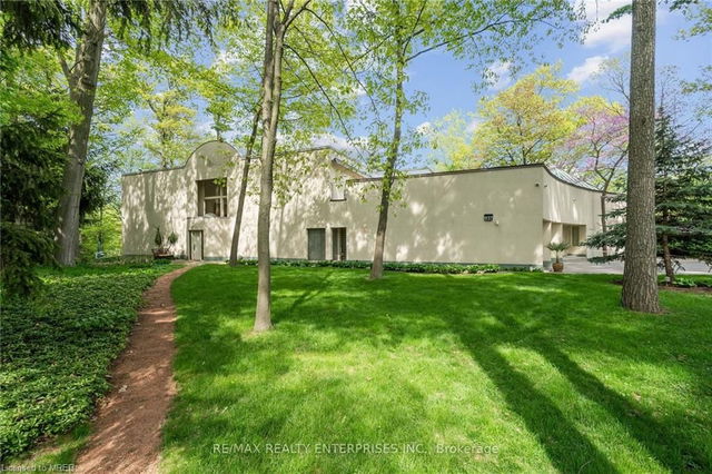 937 Whittier Crescent