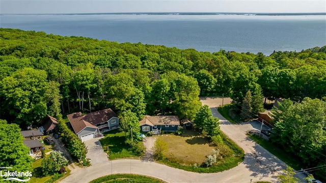 2 Ojibway Court
