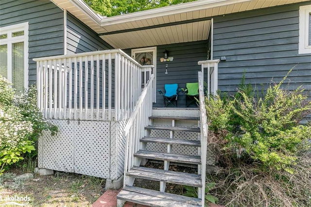 2 Ojibway Court