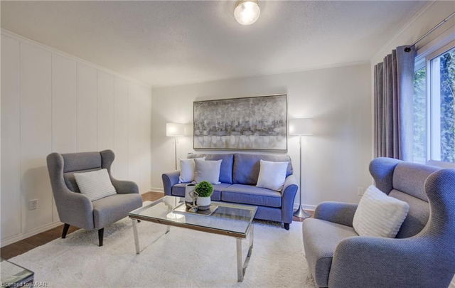 10 - 121 University Avenue
