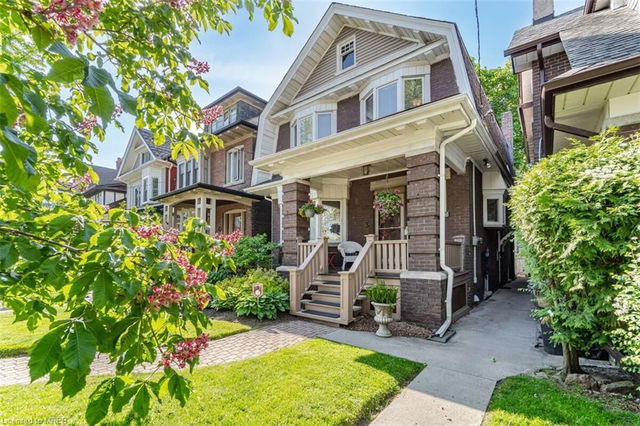 3 Playter Crescent