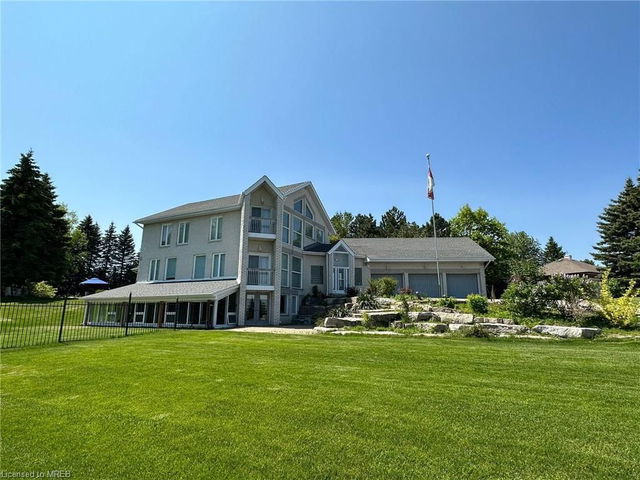 7 Grandview Crescent
