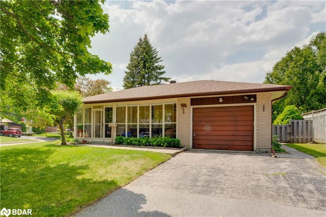 48 Davies Crescent