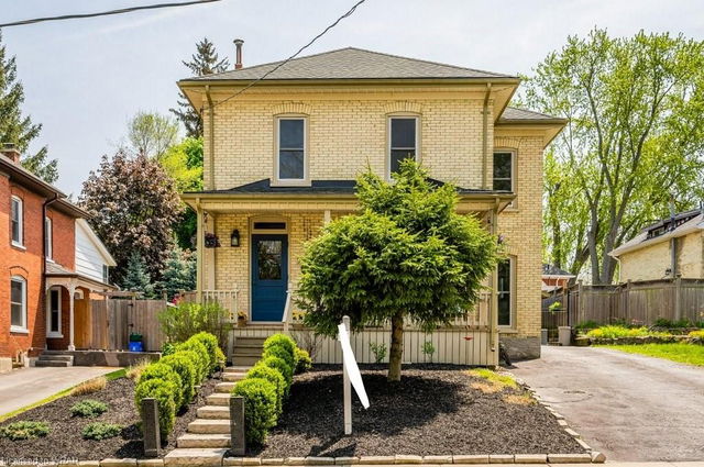 112 Courtney Street