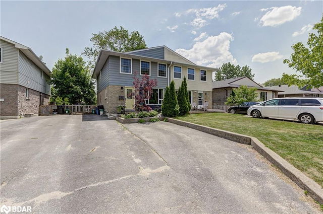 87 Daphne Crescent