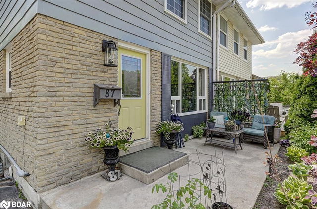 87 Daphne Crescent