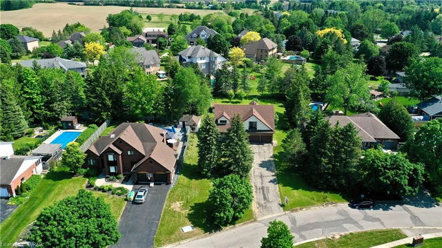 15 Woodridge Drive