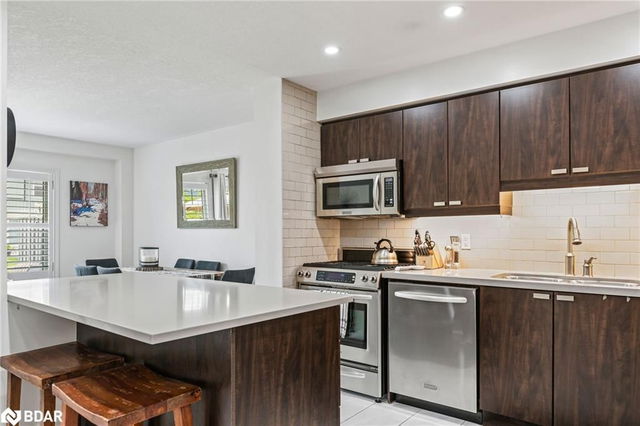 7 - 35 Silver Glen Boulevard