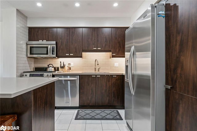 7 - 35 Silver Glen Boulevard