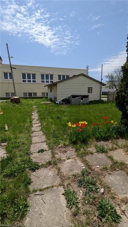 27 Oakdale Avenue