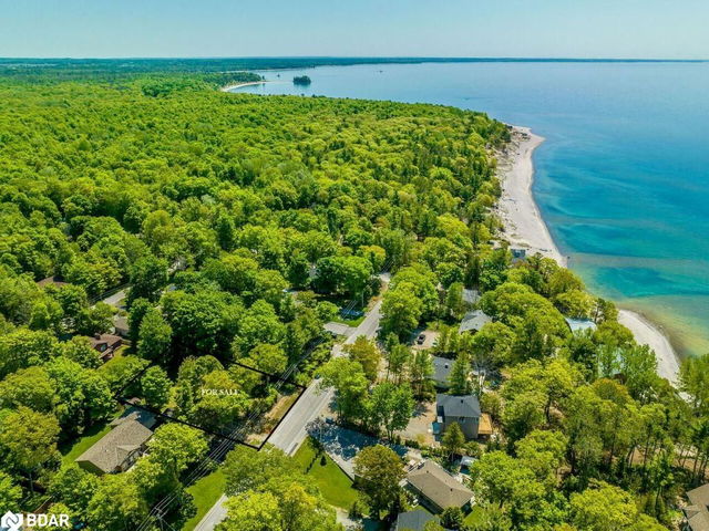 1169 Tiny Beaches Road