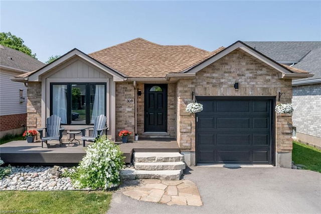 308 Tait Crescent