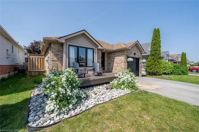 308 Tait Crescent