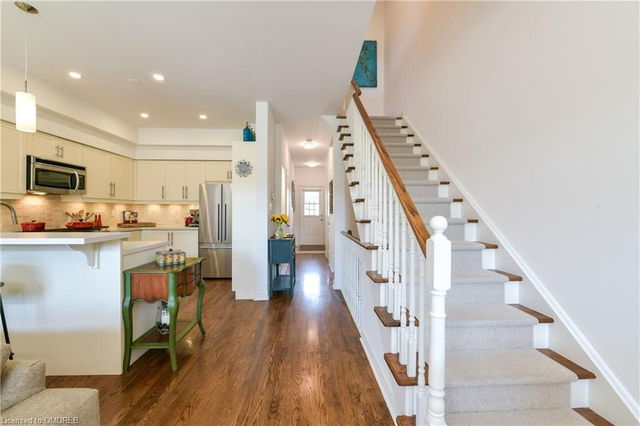 6 - 223 Rebecca Street