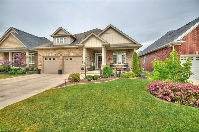 221 Timberview Crescent