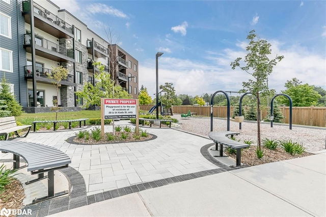 402 - 54 Koda Street