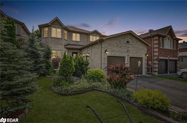 66 Joseph Crescent