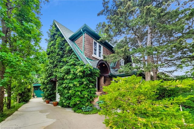 85 Union Boulevard