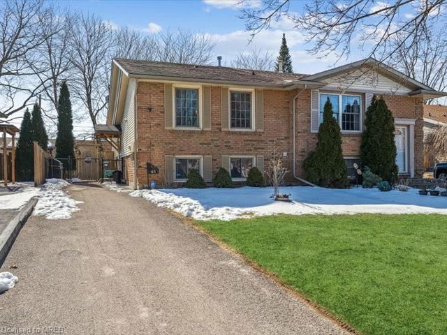 4 1/2 Leaside Drive