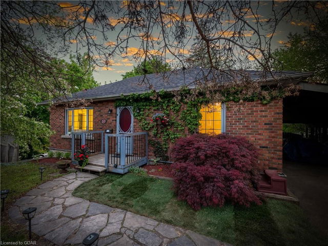 215 Mackenzie Street