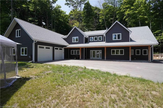 30 Blue Jay Court