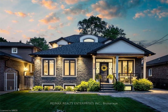 556 Exbury Crescent
