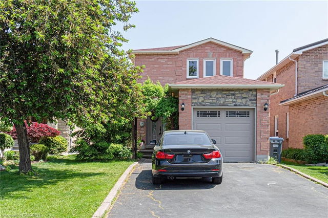 540 Bluesky Crescent