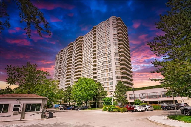1817 - 5 Greystone Walk Drive