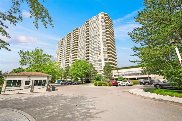 1817 - 5 Greystone Walk Drive
