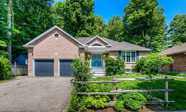 16 Daniells Crescent