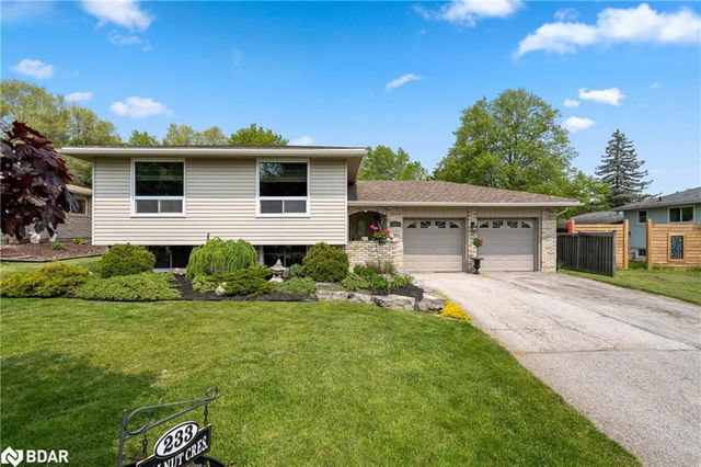 233 Walnut Crescent