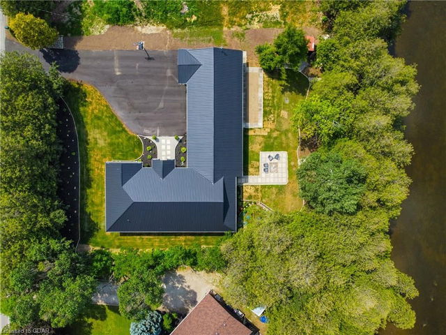 442 South River Road