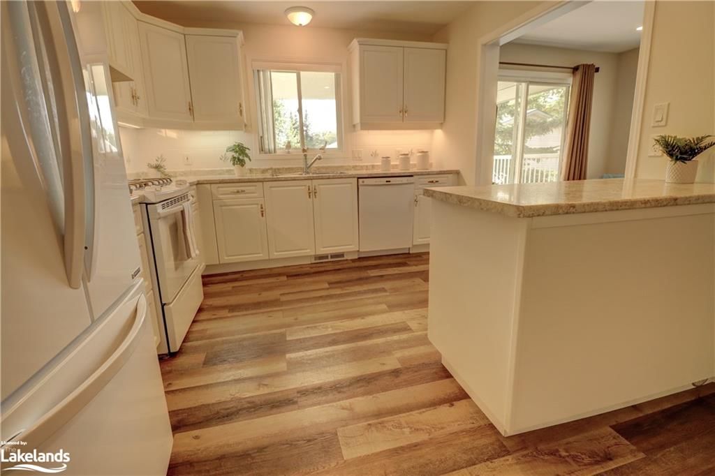 Single Family Residence sold at 29 Walter Street, Huntsville, ON, P1H 1W2 - Chaffey - MLS: 40458998