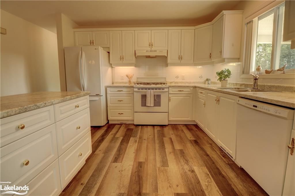 Single Family Residence sold at 29 Walter Street, Huntsville, ON, P1H 1W2 - Chaffey - MLS: 40458998